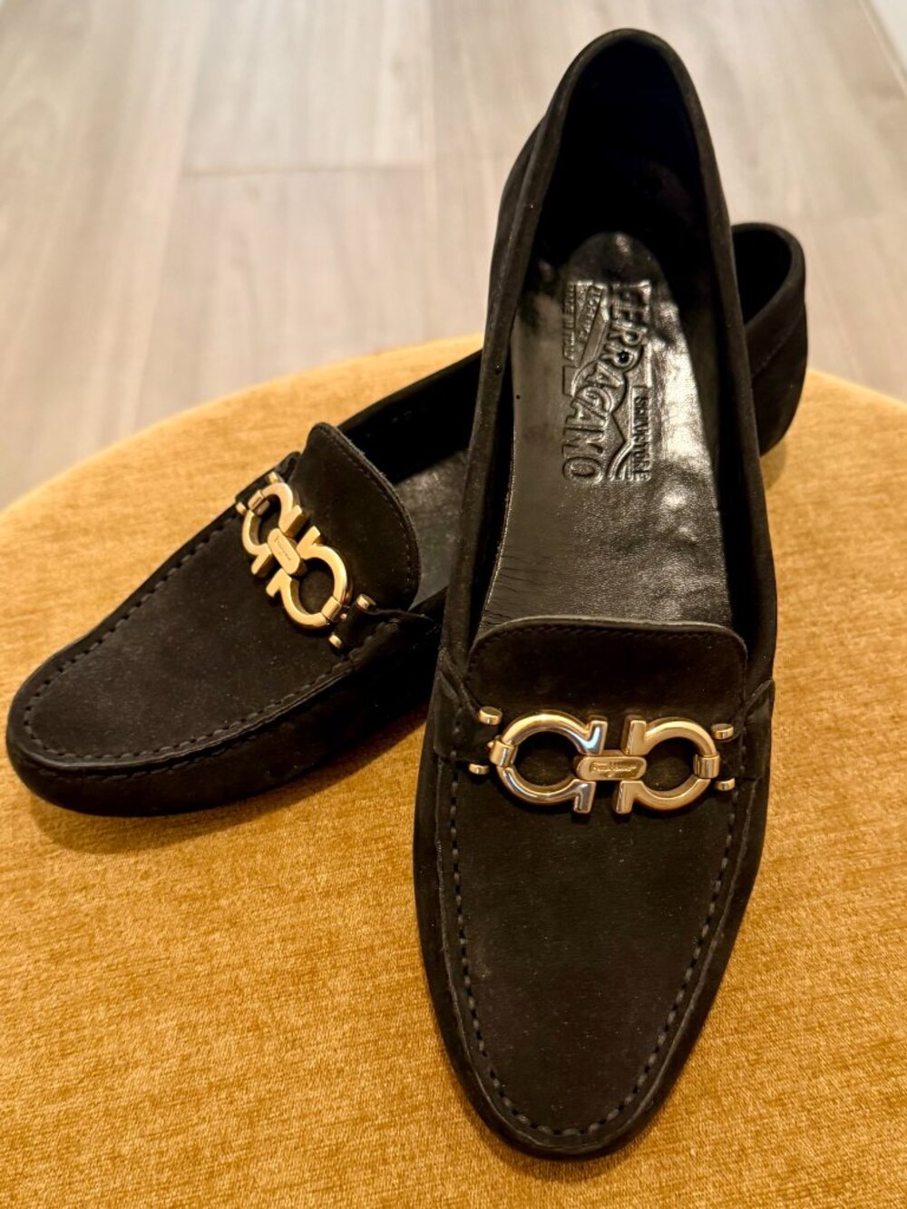 Ferragamo Gold Signature Two Bit Classic Driver